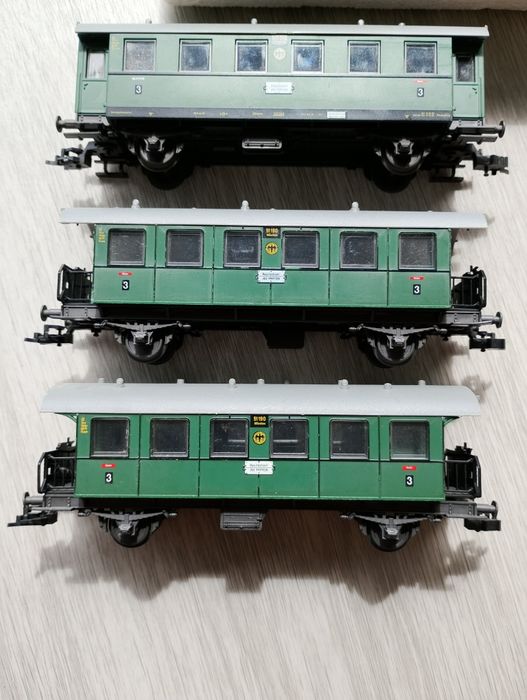 Locomotiva Fleischmann 4124 53 7752 DR DRG + 3 carruagens H0 1:87
