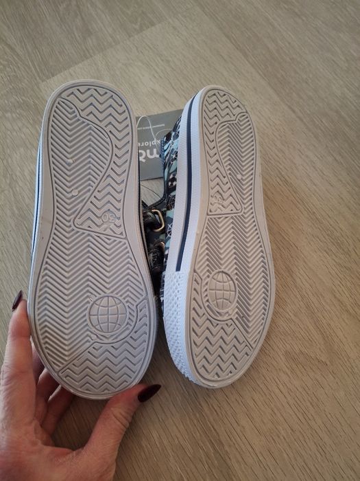 Buty na rzepy trampki 30 nowe