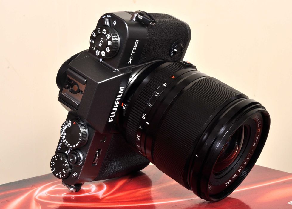 Fuji X-T30III novo + XF 18mm F: 1.4 WR como novo. Garantia Fuji PT.