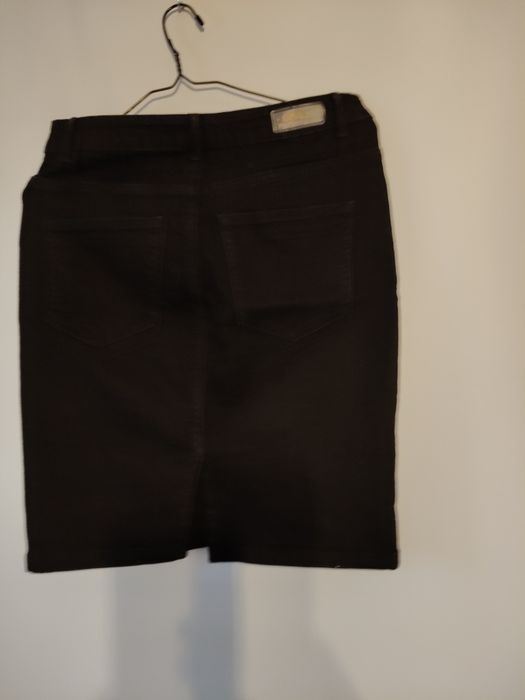 Czarna spódniczka jeansowa w rozmiarze M marki Only