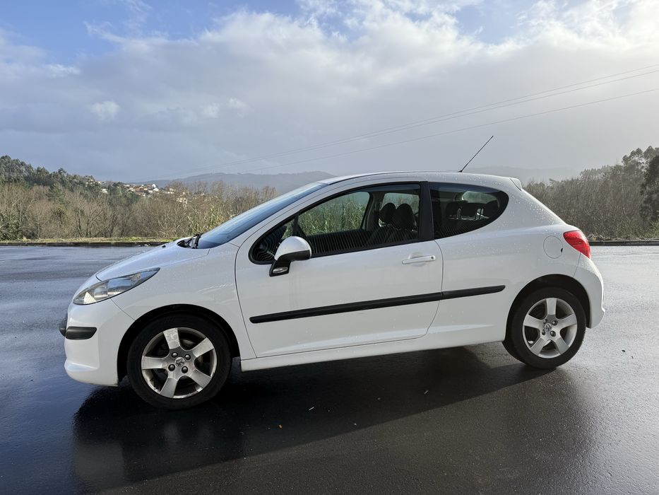 Peugeot 207 1.4 Hdi 5 lugares