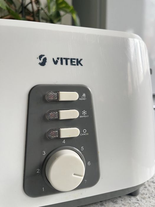 Тостер      Vitek