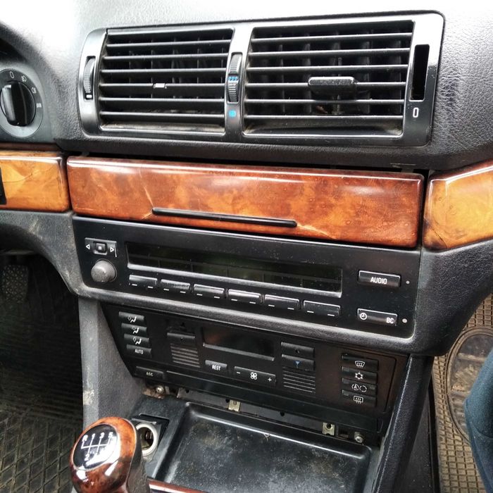 Панель торпеда бмв е39 повний комплект