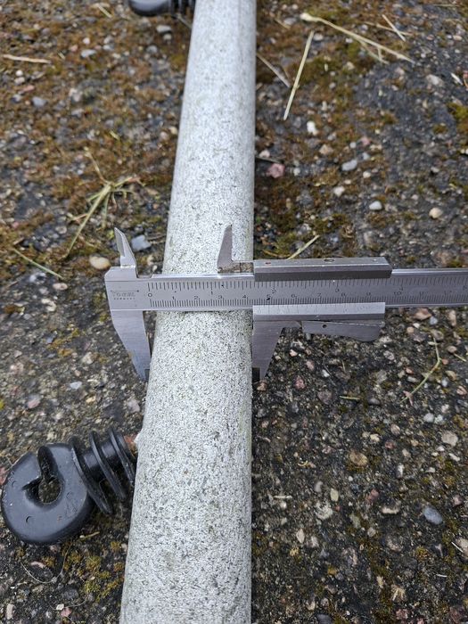 Słupki do ogrodzenia elektrycznego dla koni 150 cm + izolatory