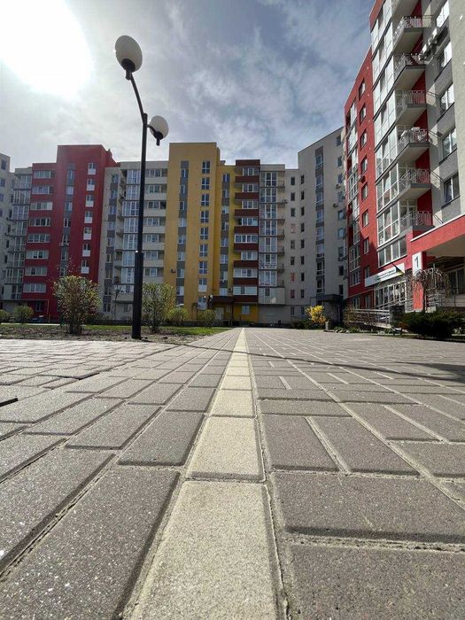 Продам двокімнатну квартиру, Велика кухня-вітальня