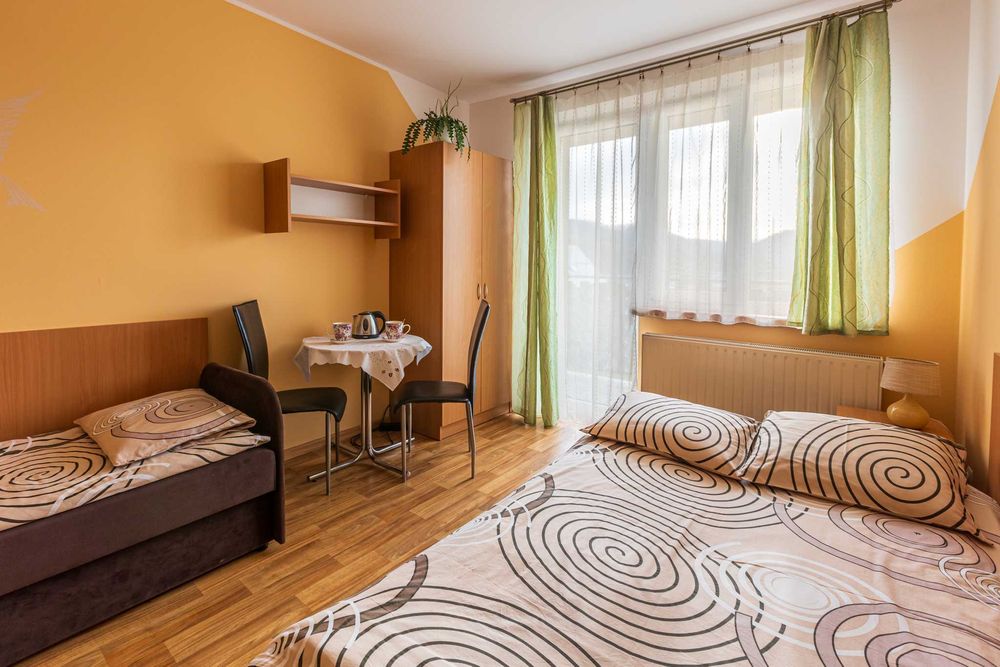 Kwatera, pokoje gościnne z łazienkami noclegi, darmowy parking Krynica