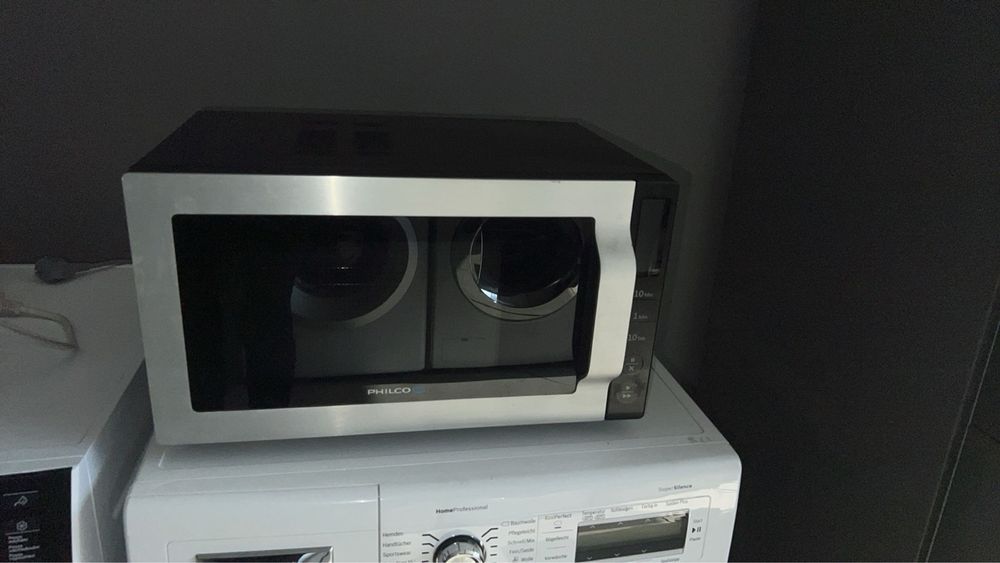 Мікрохвильова піч Philco з грилем безтарілочна (Ідеальний стан, потужна)