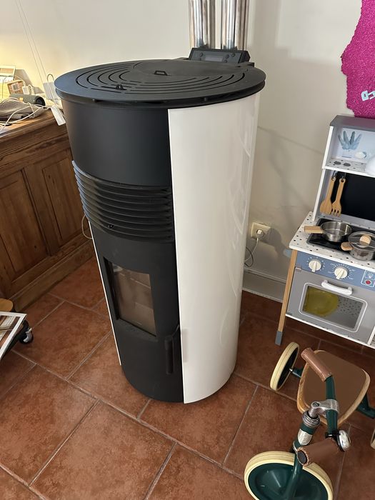 Salamandra Pellets Solzaima Alpes 10kW — Branca + Tubos