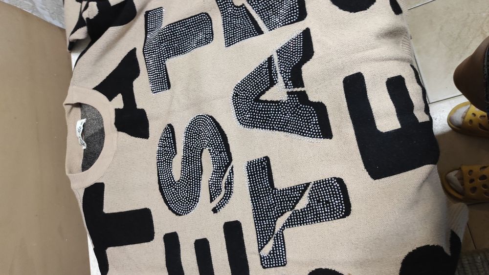 Красивая нарядная кофта