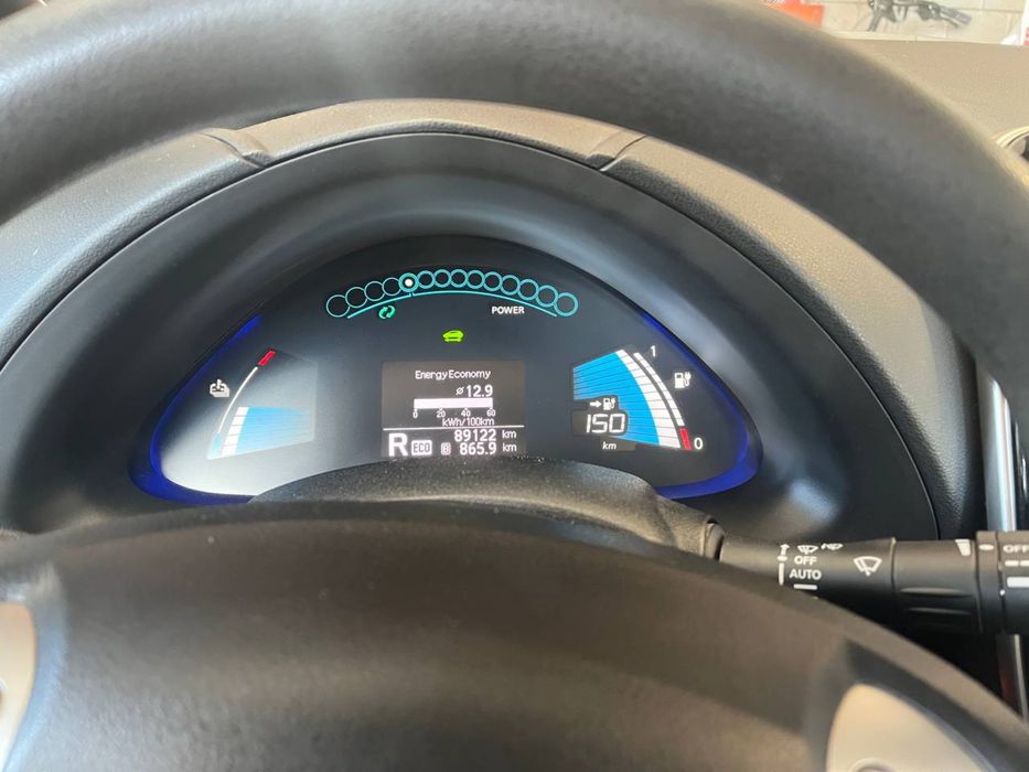 Nissan Leaf 2014  11 поділок  Тепловий насос  90 тис. км
