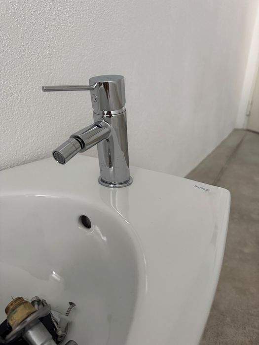 Bidé Sanitana NOVO +  torneira incluída (nunca usado!)