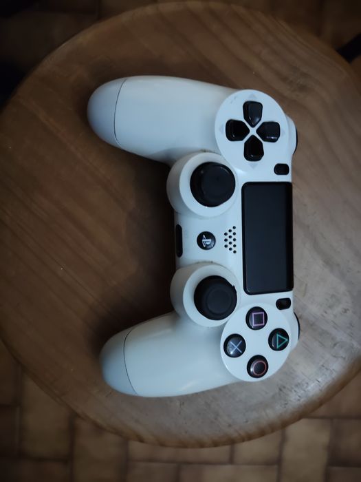 Comando de ps4 branco