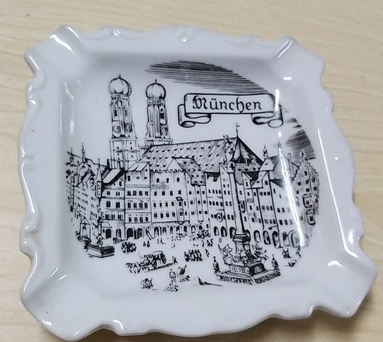 Prato Cinzeiro de  Munique.