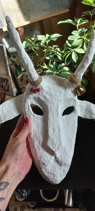 Маска з папьє-маше. Декор.