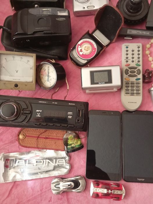 Часи телефони мелочнвка разное