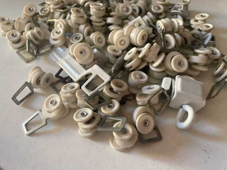 72 Carris para Cortinados + 58 Ganchos para Cortinados