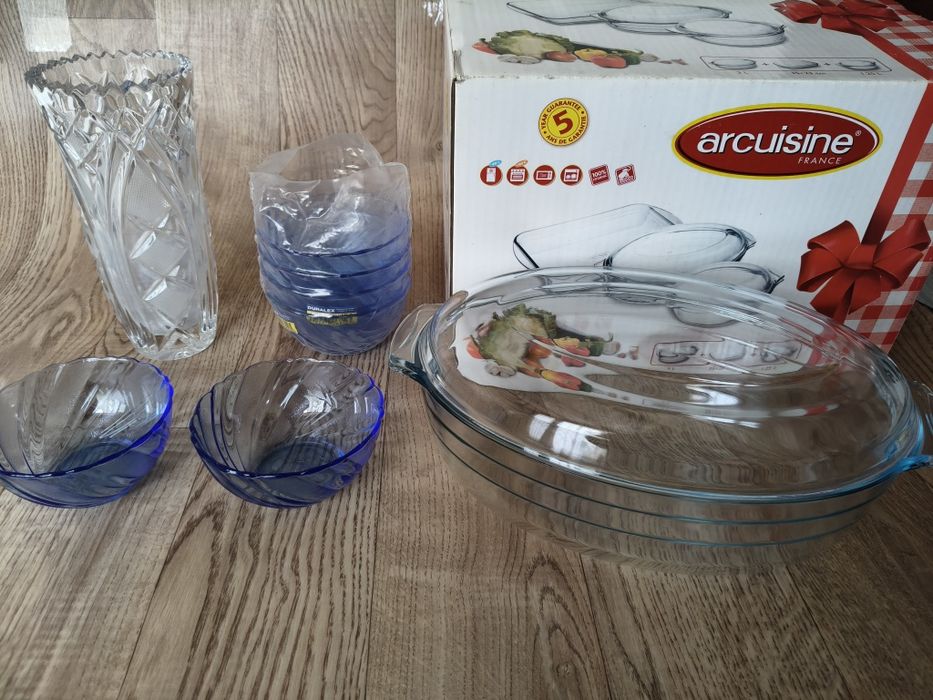 Жаростойкая утятница и салатницы Франция, хрустальная ваза для цветов