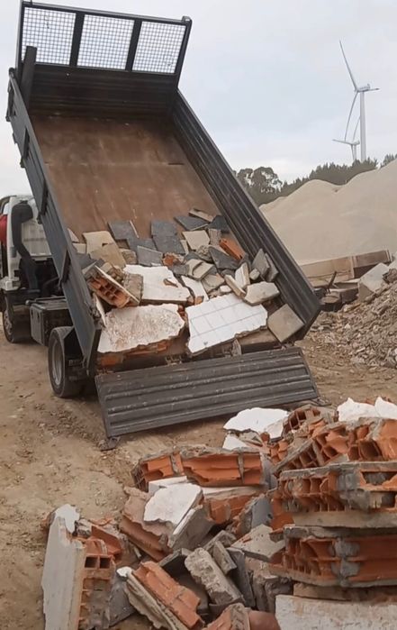 RECOLHA de todo o tipo de entulho de obras misturados ou separados
