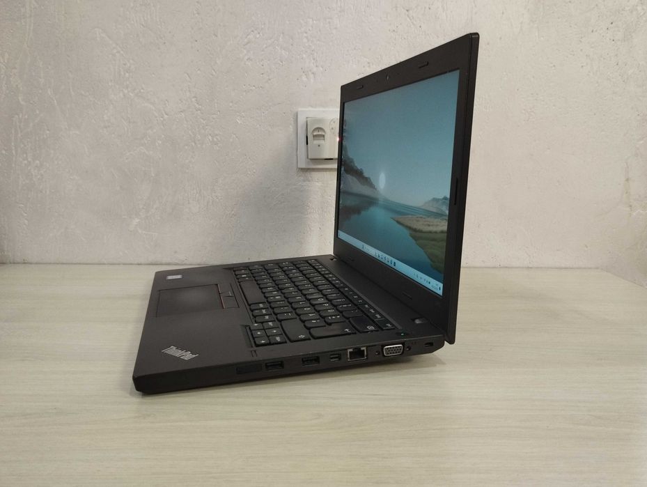 Ноутбук Lenovo L470/ 14"- FullHD / i7- 7500U/8 DDR4 / 256 SSD/R5 - 2GB