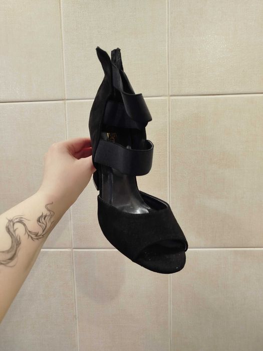 Підбори на товстому каблучку