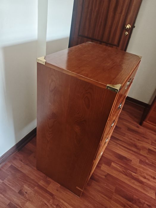 Movel com prateleiras