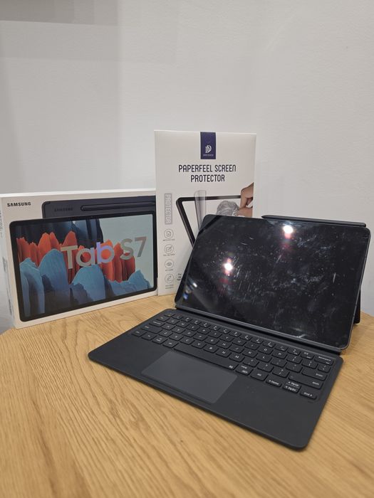 Samsung Galaxy Tab S7 – bardzo dobry stan + etui z klawiaturą