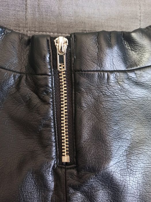 Czarna spódnica skórzana H&M 116