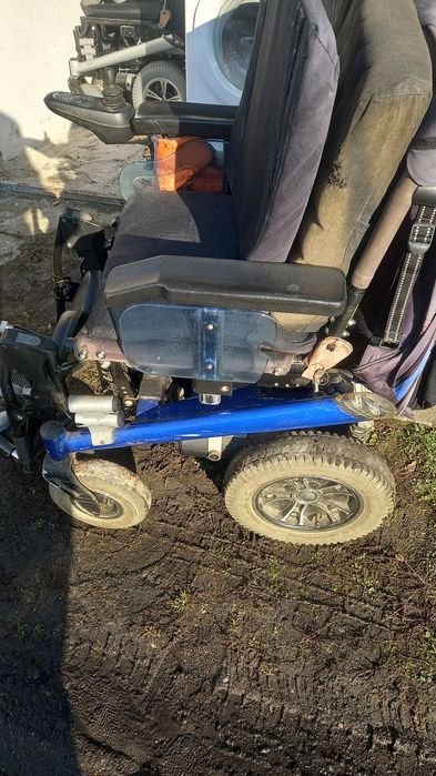 Wózek inwalidzki elektryczny.  Zapewniam  transport