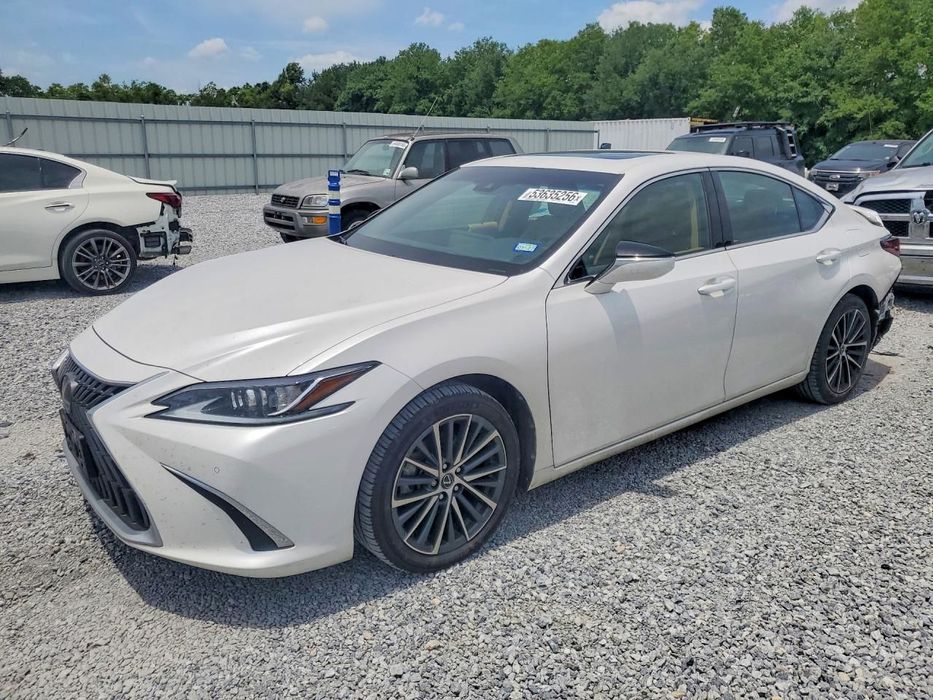 Lexus ES lekko uszkodzony tył