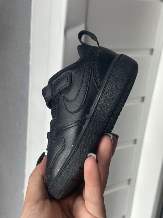 продам оригінальні кросівки дитячі від Nike