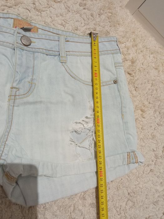 Шорты джинсовые bershka  EUR 42