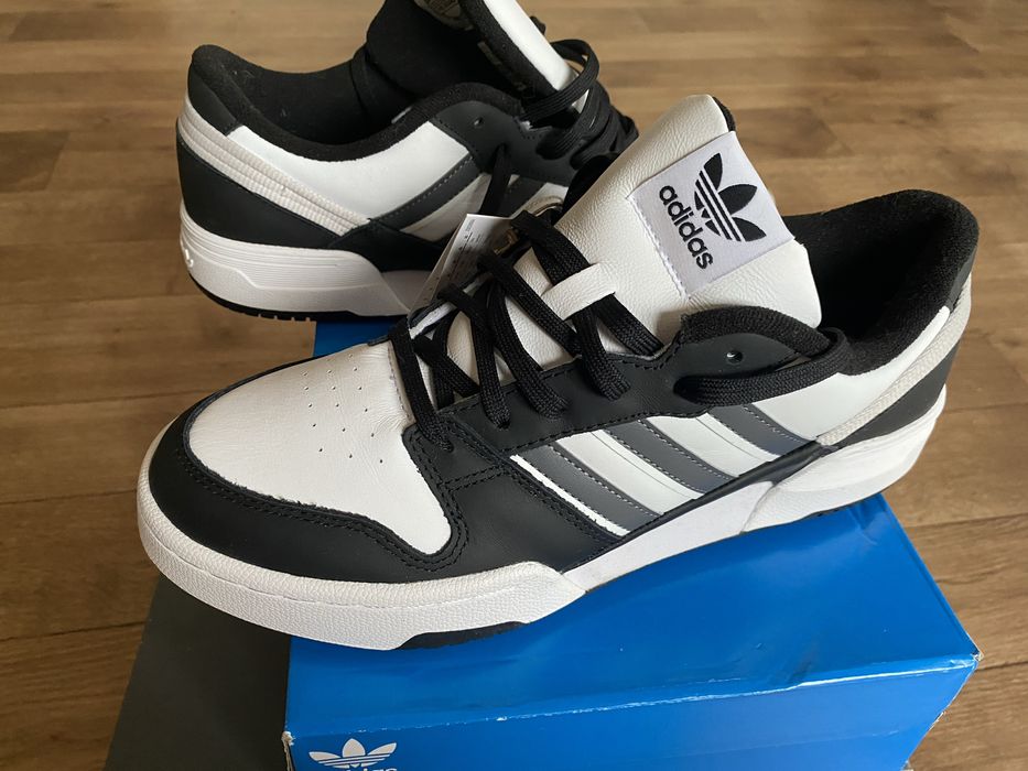 Продаю кросівки adidas оригинальні 43-44