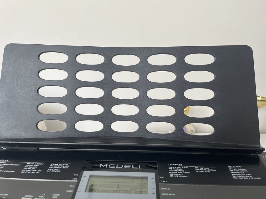 Синтезатор єлектричний