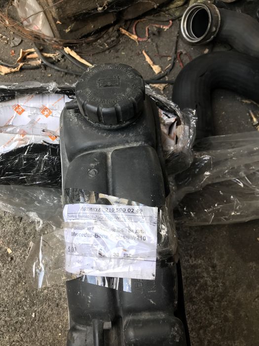 Бачок разширювача рідини Mercedes