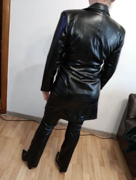 Шкіряний жіночий тренч, плащ, пальто