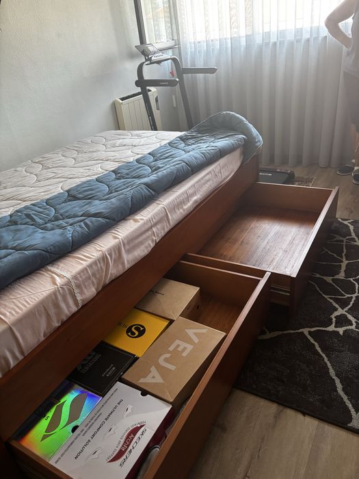 Cama de solteiro como nova