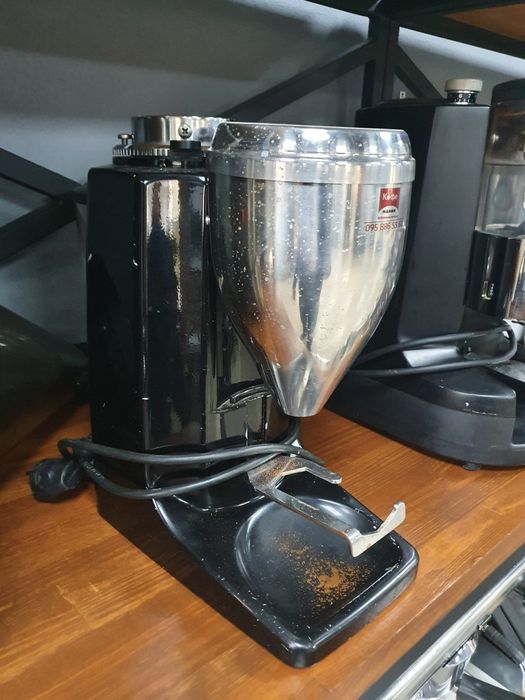 Кофемолка бункерная порционная Nuova Simonelli бу