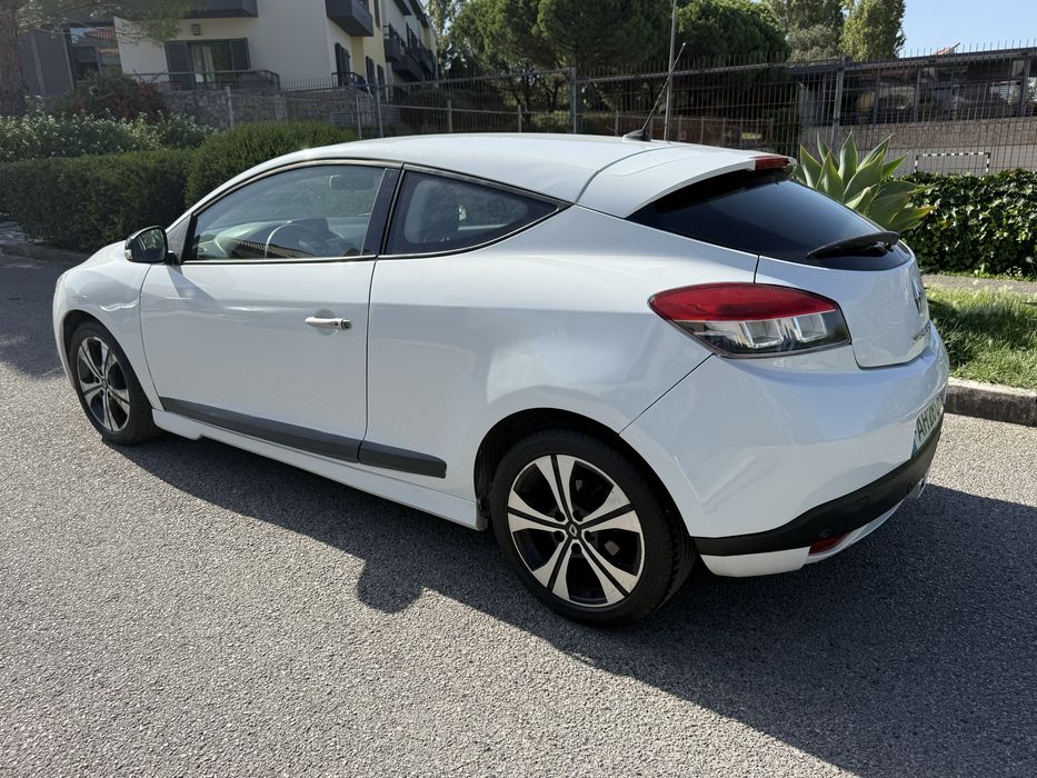Renault Megane  Coupé  Bose Edition 1500 DCI ano 2011 — photo 3