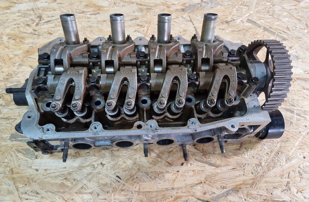 Głowica silnika Renault 1.2