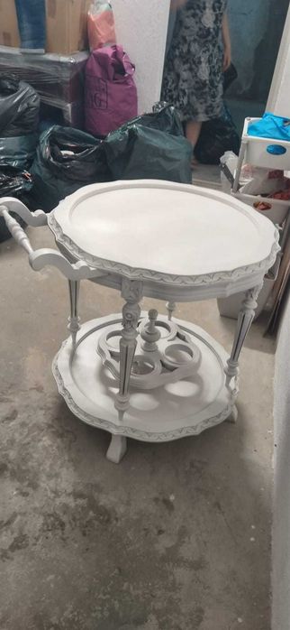 Carrinho de chá em madeira genuína pintado de branco