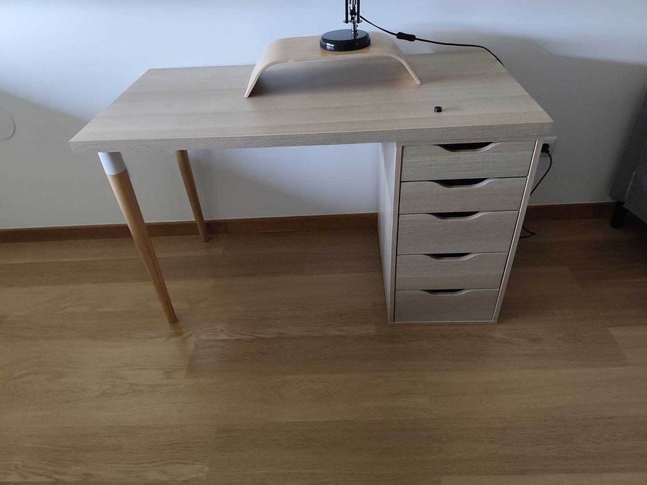 Secretária IKEA como nova