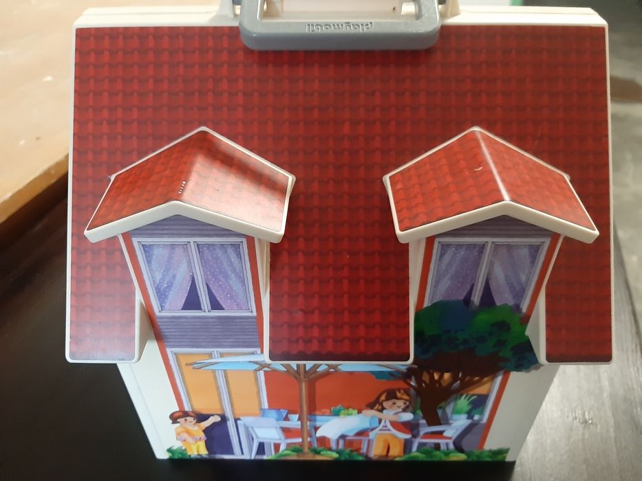 Domek zamykany w walizke Playmobil