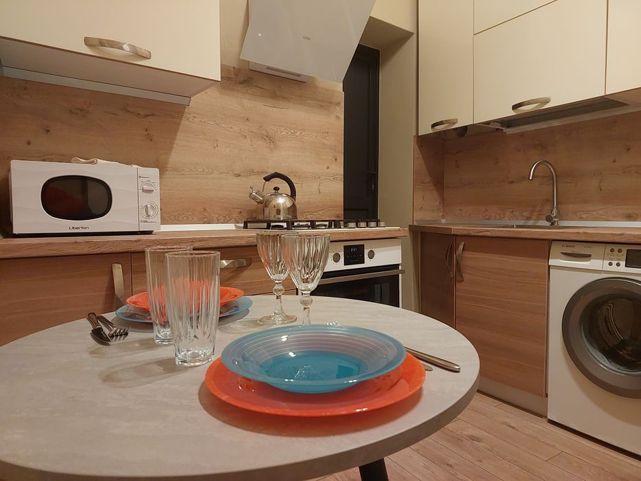 Трикімнатні апартаменти у центрі(Гранд-Волинь)