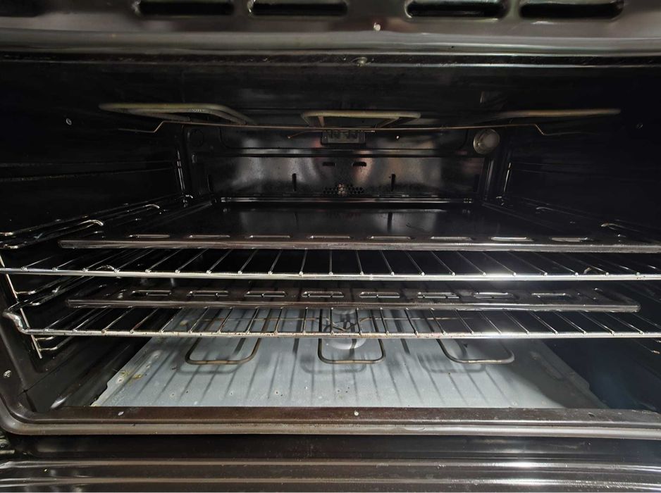 kuchenka gazowa z elektrycznym piekarnikiem