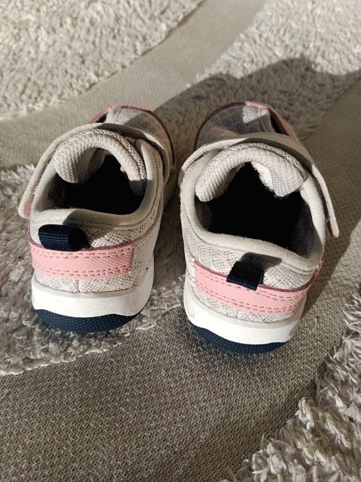 Sapatilhas / Ténis com abertura N. 20, da Decathlon