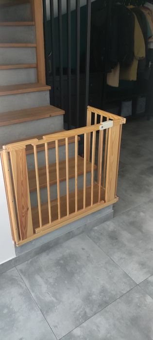 Bramka zabezpieczająca narożna drewniana