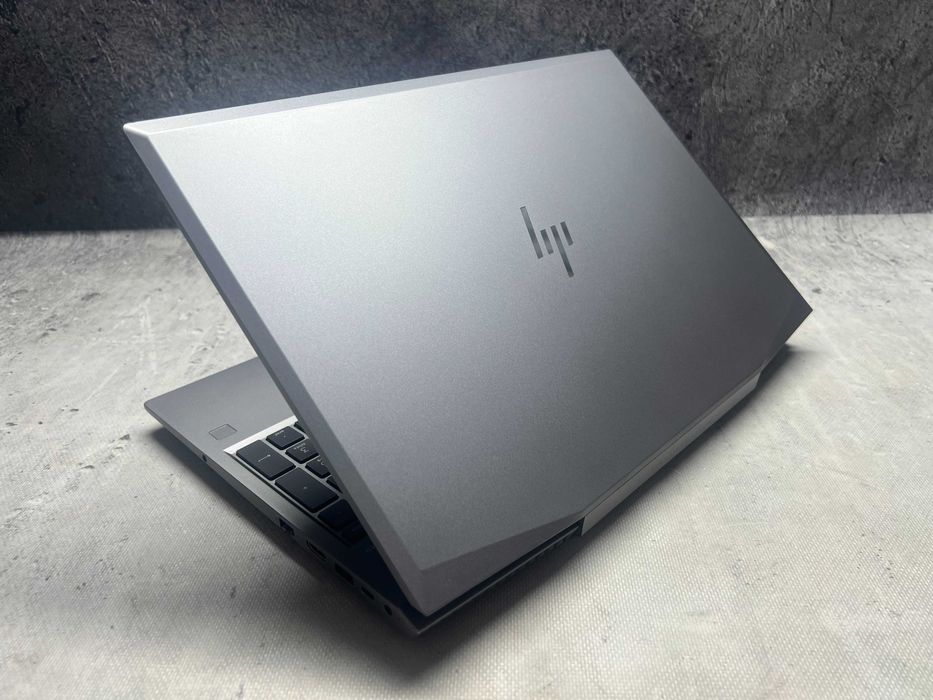 HP ZBook 15V / i7 8850H 4.3GHz / 32GB DDR4 / 512SSD / 15.6 FHD / W11