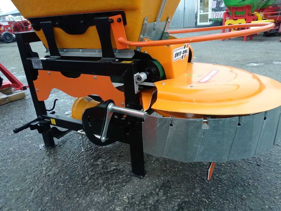 Piaskarka posypywarka taśmowa  300kg, 400kg ,600kg ,800kg KŁOS