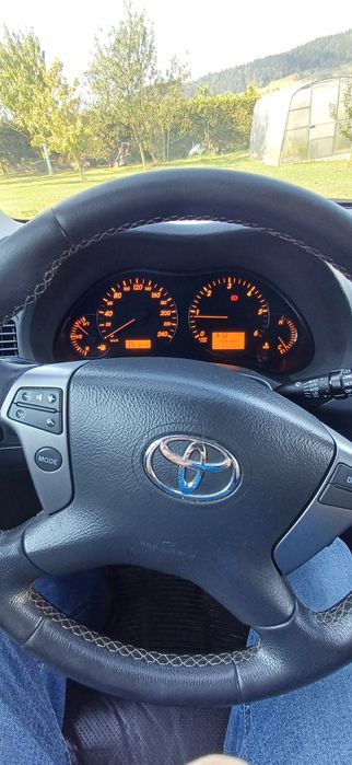 Toyota avensis 2.2