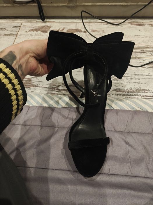 Босоніжки Zara новорічні з бантами